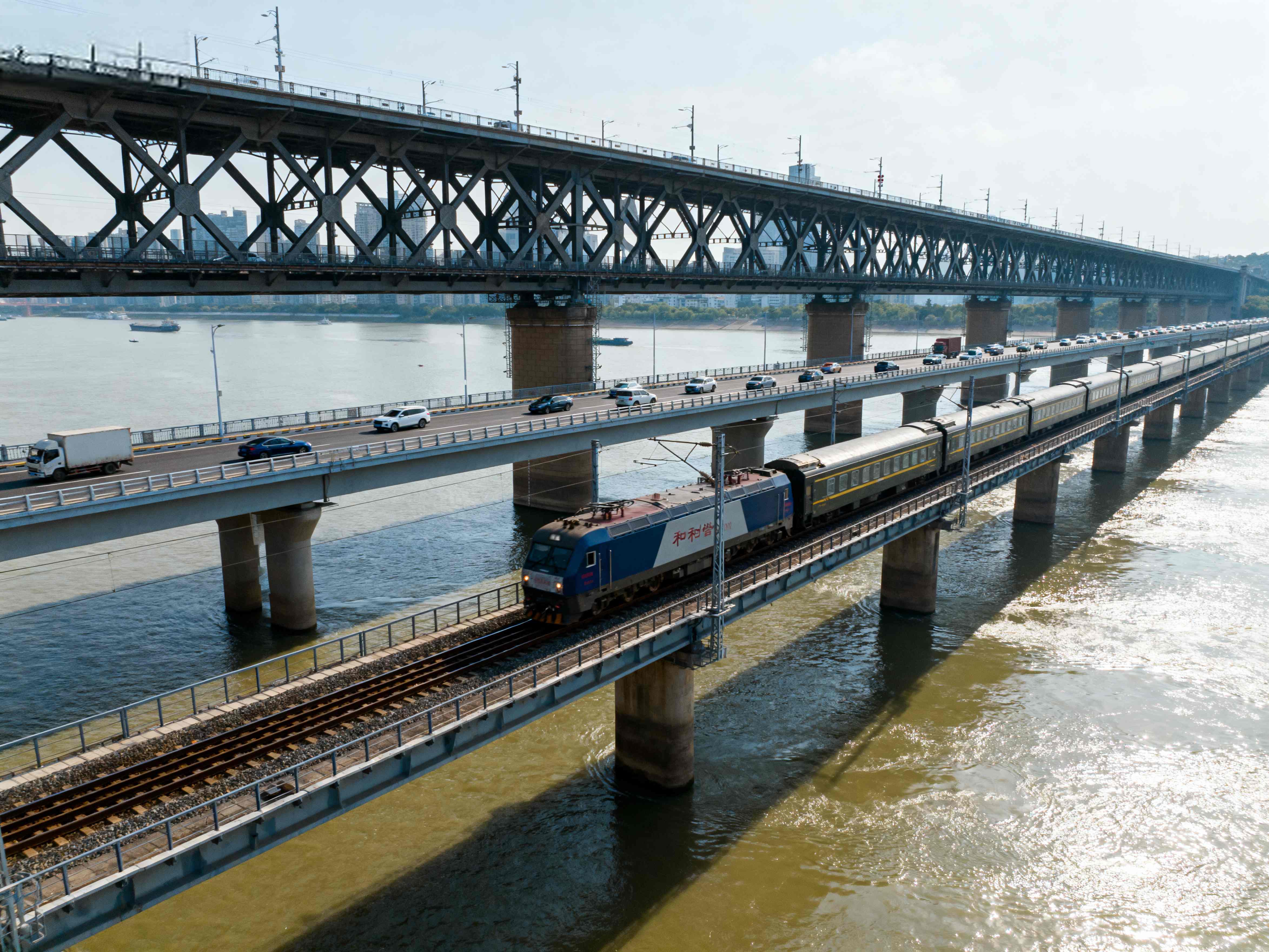 Wuhan Yangtze River Bridge - Top attraction in Wuhan, China travel guide for Western visitors