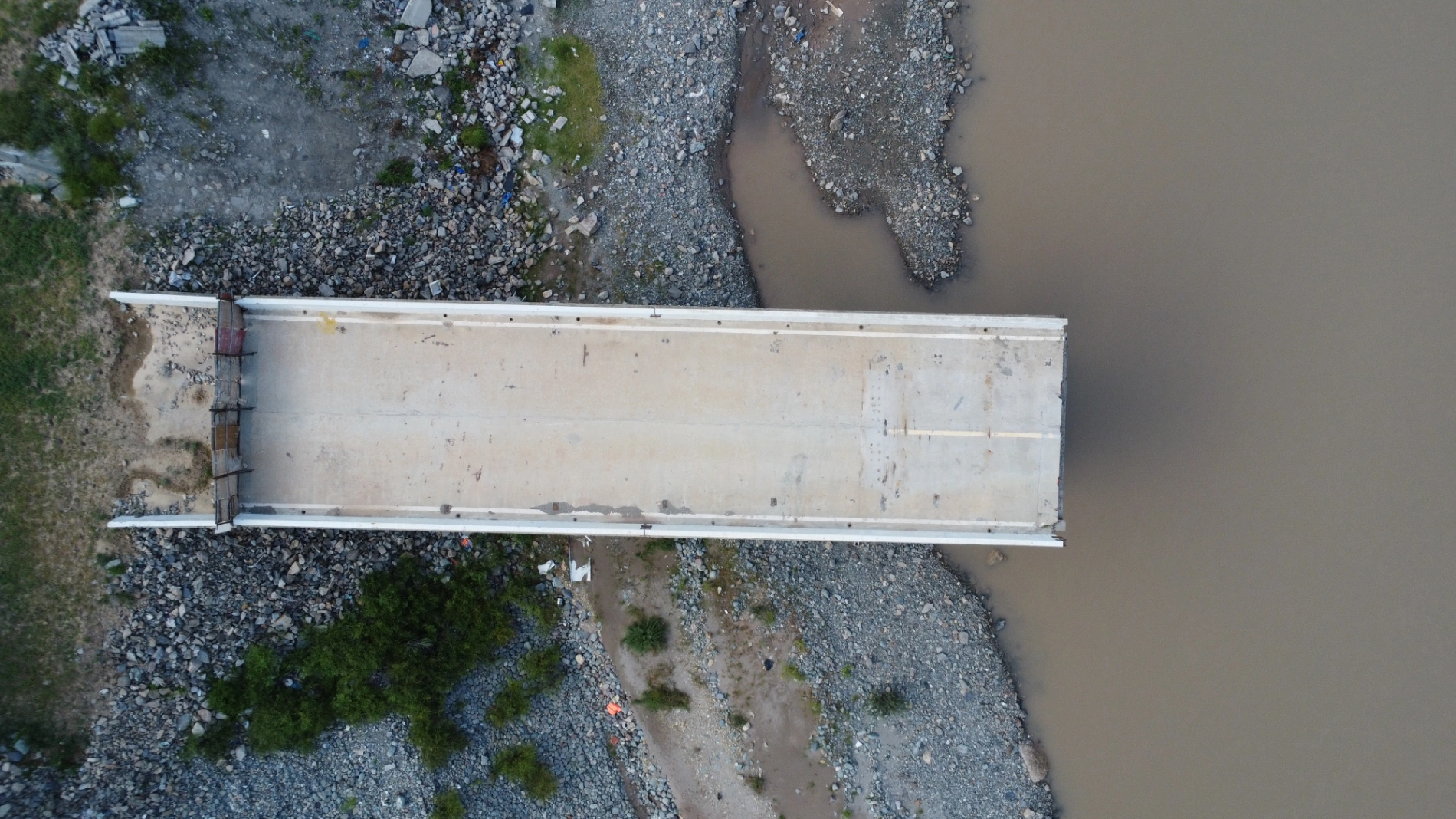 1763908114044 yyiukm